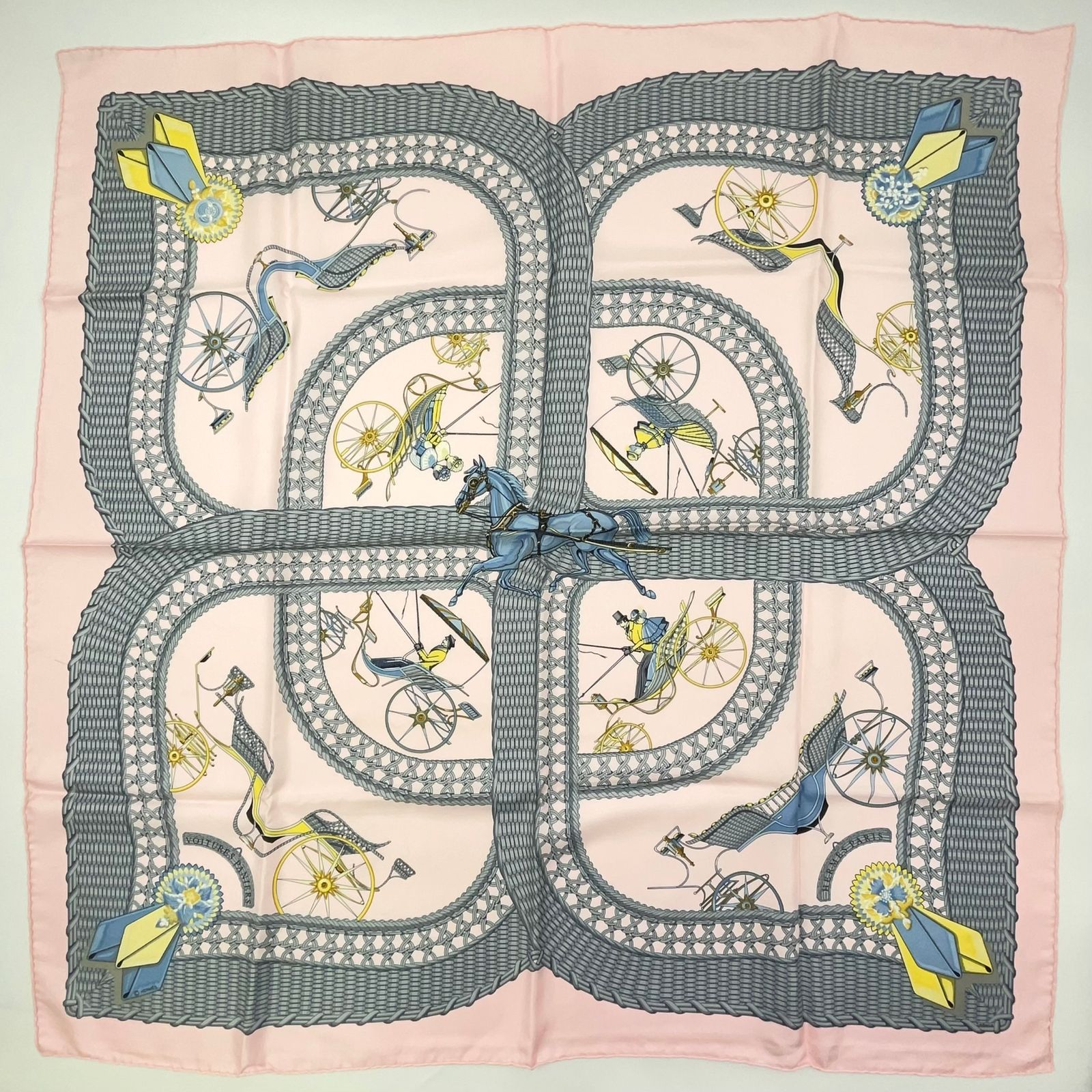 HERMES カレ 90 VOITURES PANIERS シルク ピンク×マルチ スカーフ