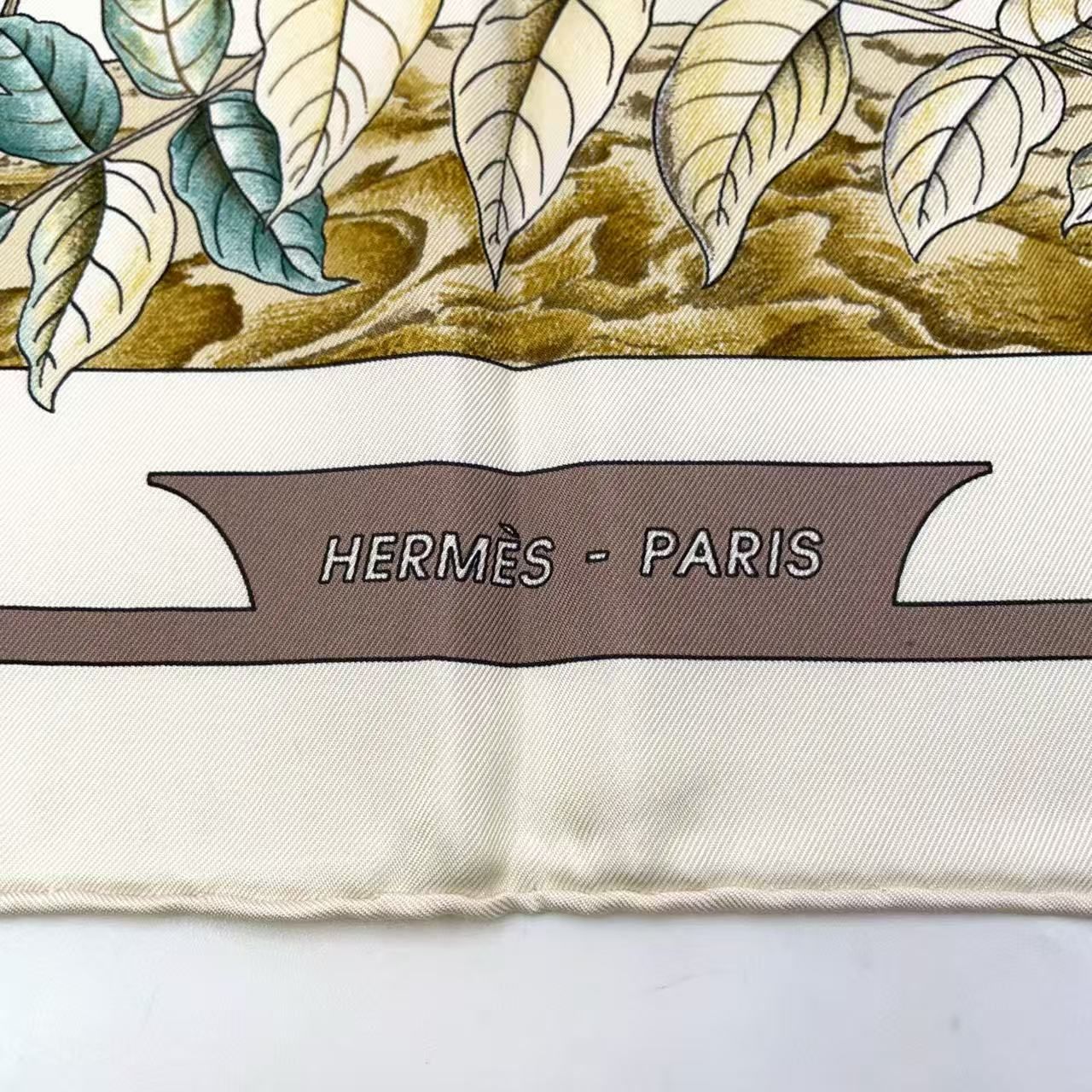 HERMES カレ90 くるみ割り シルク ベージュ スカーフ