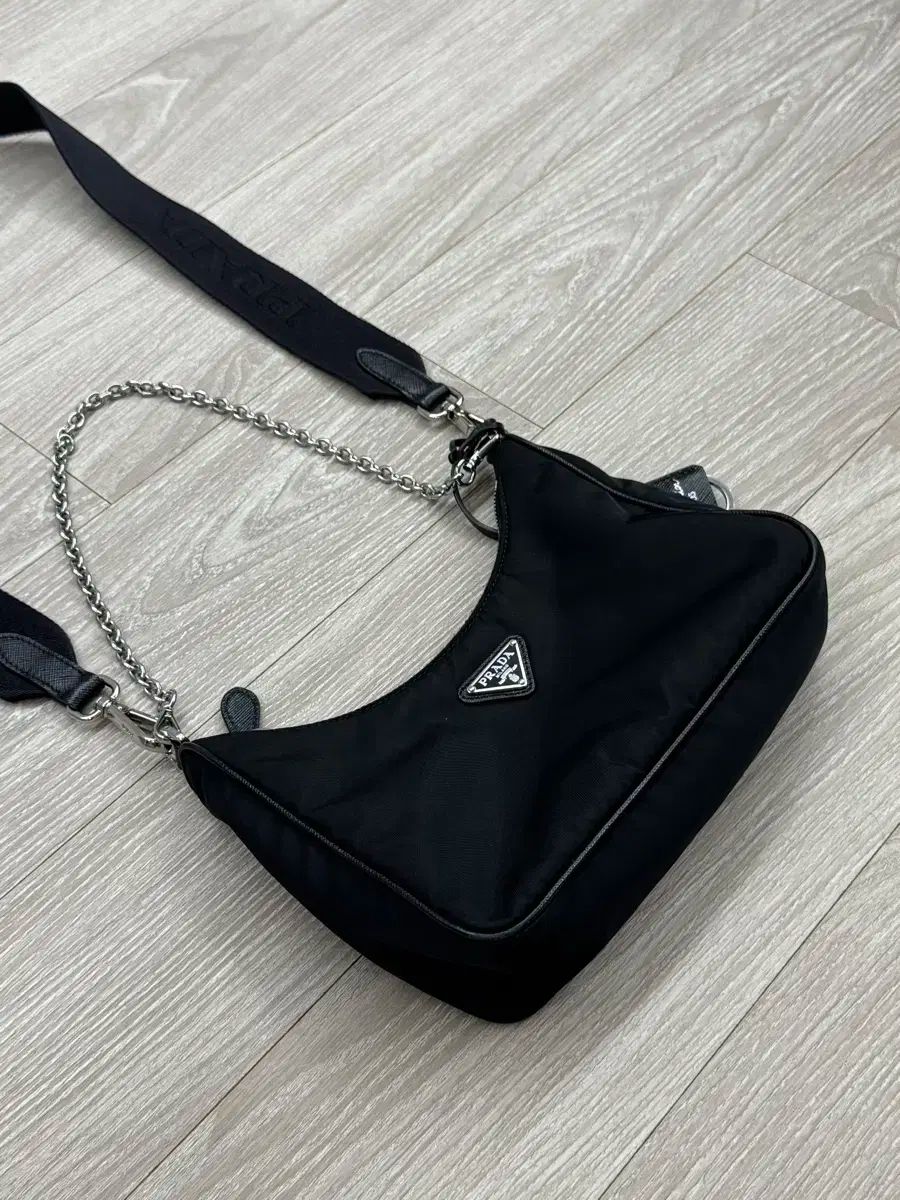 プラダ 2005 リーエディション リナイロン ショルダーバッグ ミニバッグ