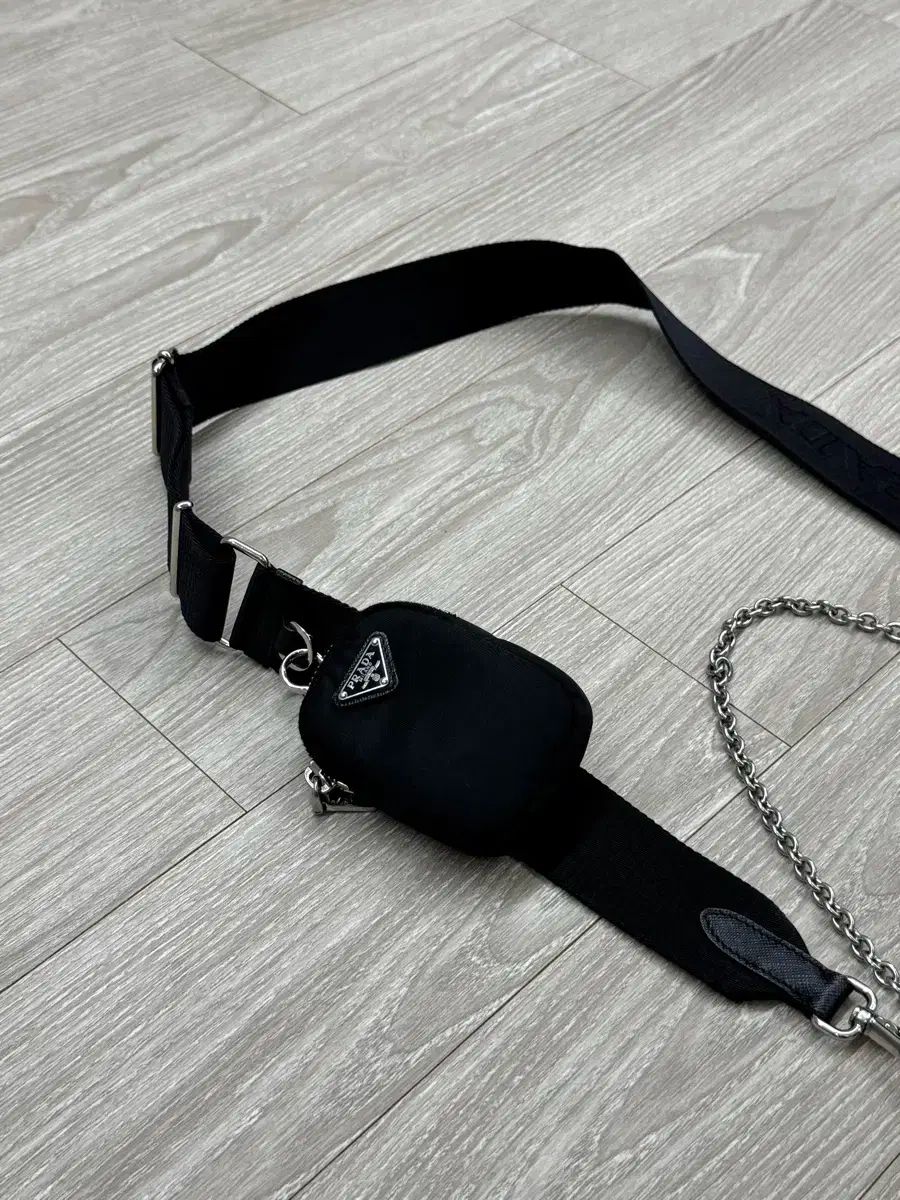 プラダ 2005 リーエディション リナイロン ショルダーバッグ ミニバッグ