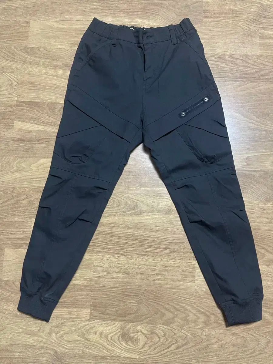 ナショナルジオグラフィック カーボン ジョガー パンツ 71 出品