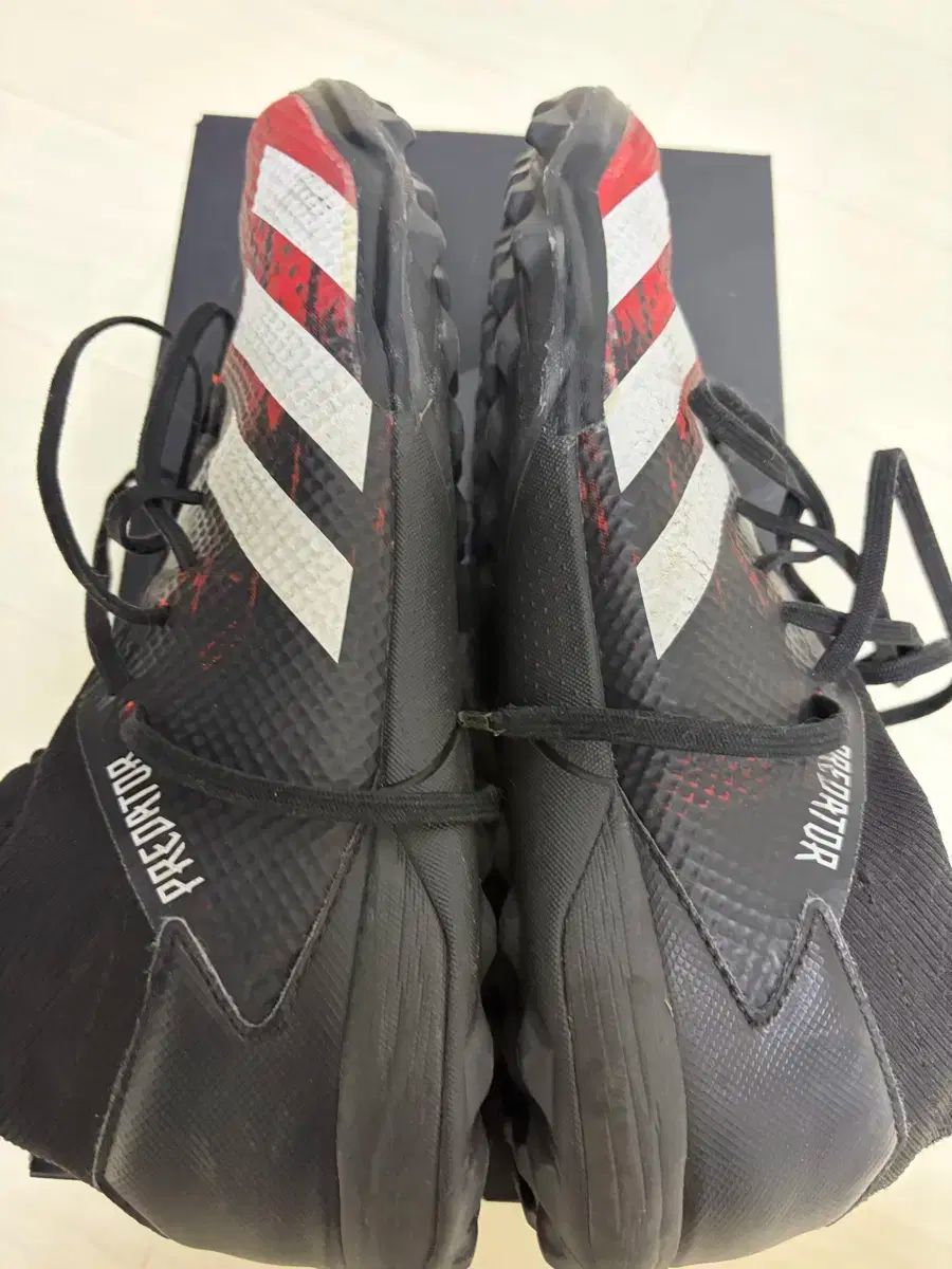 アディダス プレデター