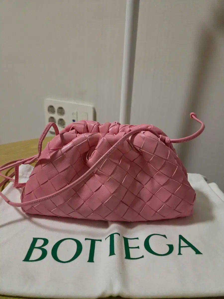 ボッテガ ヴェネタ ポーチバッグ マンドゥバッグ ギャザーバッグ リボン
