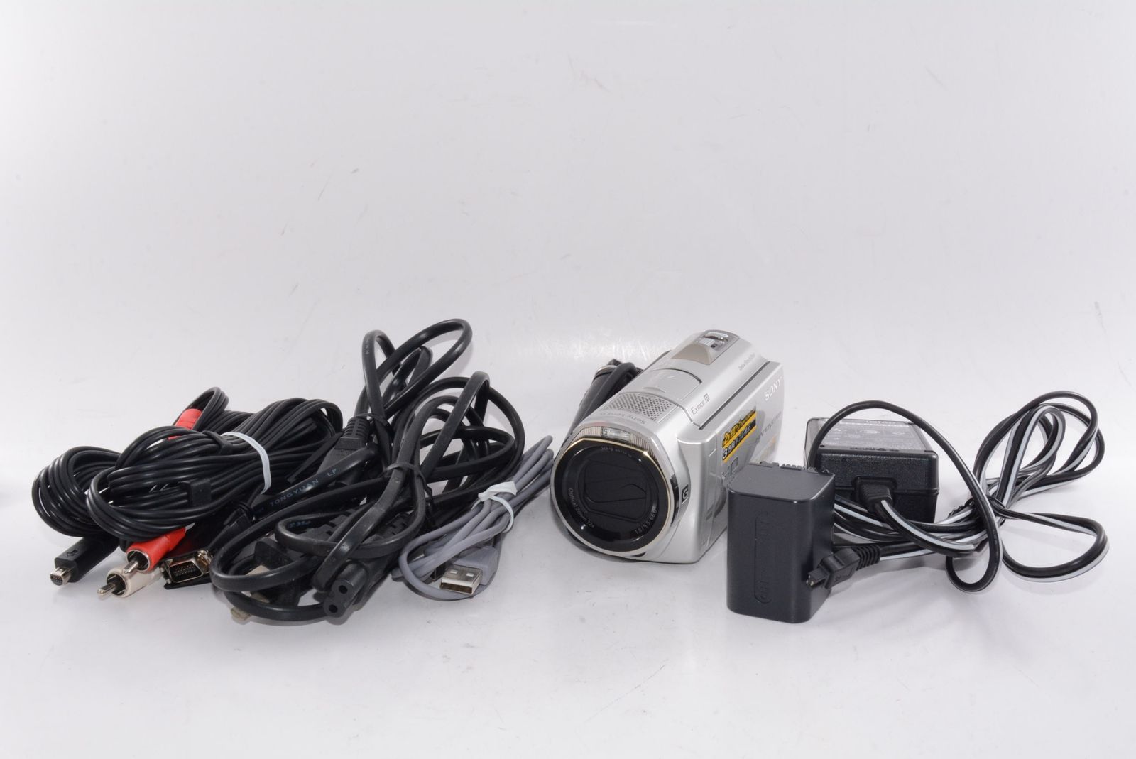  外観特上級 SONY ビデオカメラレコーダー シルバー HDR CX 500 V ビデオカメラ本体 ビデオカメラ