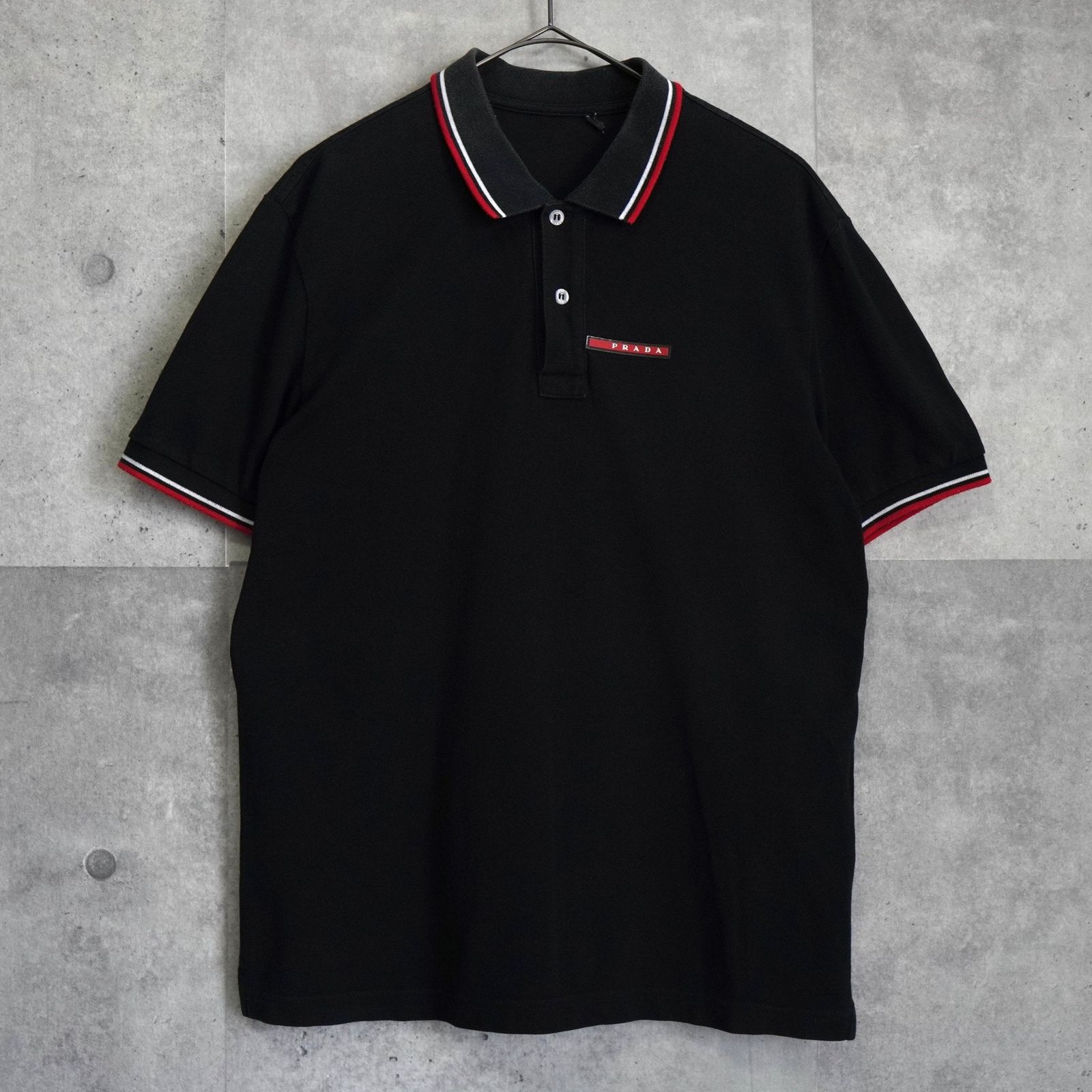 3月5日までの限定価格】プラダ ロゴパッチ 半袖ポロシャツ ブラック