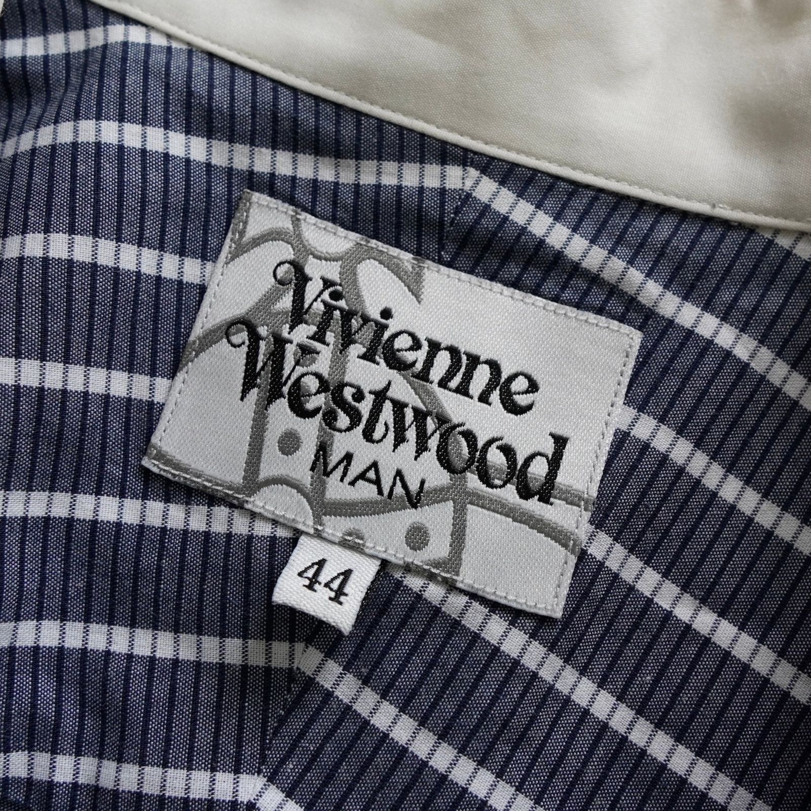 ヴィヴィアンウエストウッド　ストライプ オーブ柄刺繍 長袖シャツ【美品】 NEW YEAR SALE 10%オフ 1/4(Sun)までの限定セール】ヴィヴィアン