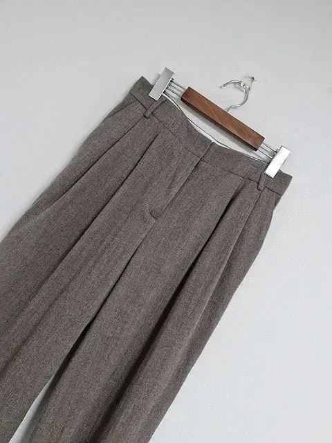 21年 バネッサ ルノア ピンタックウールスラックス