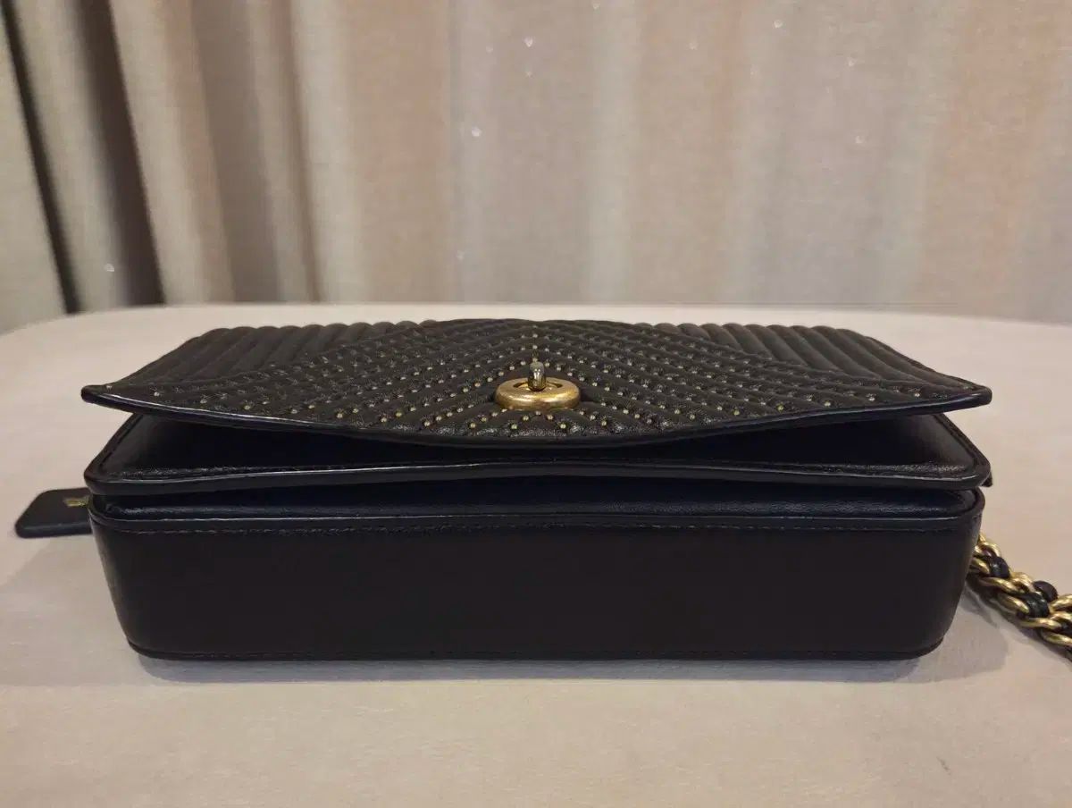 スタッズ チェーン