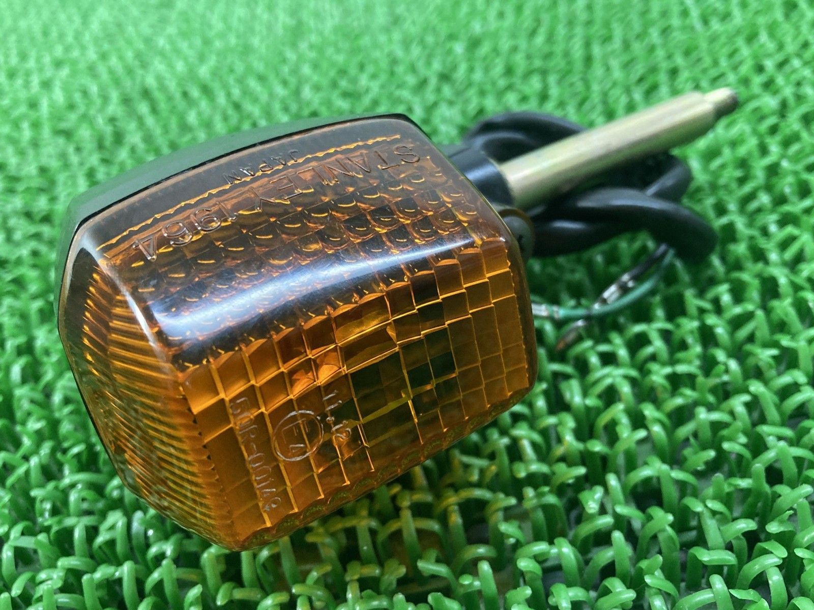 黒エナメル七宝焼き 真鍮製 大花瓶 花蝶図 重量約1996g 中国美術品