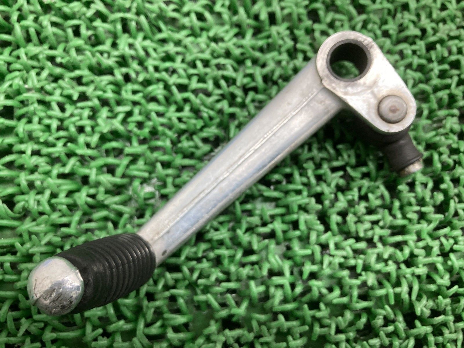 ゼファー400 シフトペダル カワサキ バイク 部品 ZR 400 C ゼファーカイ ペイント素材に 曲がり無し 品薄 品 Re