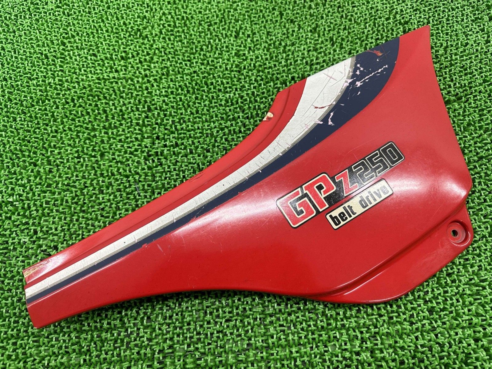 GPZ250 サイドカバー 右 赤 36001-1195 カワサキ 純正 中古 バイク