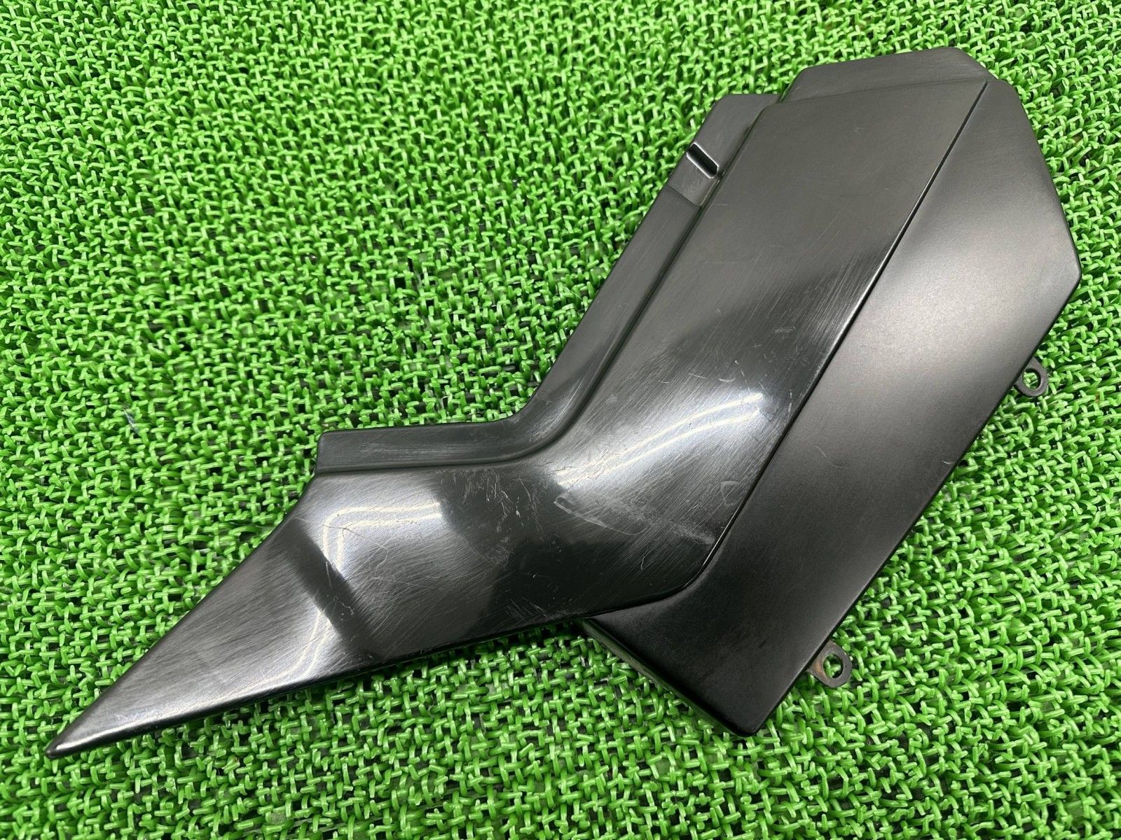 ヤマハTW200 サイドカバー テールカウル 初期モデル 割れ無し バイク ヤマハTW200 サイドカバー テールカウル 初期モデル 割れ無し