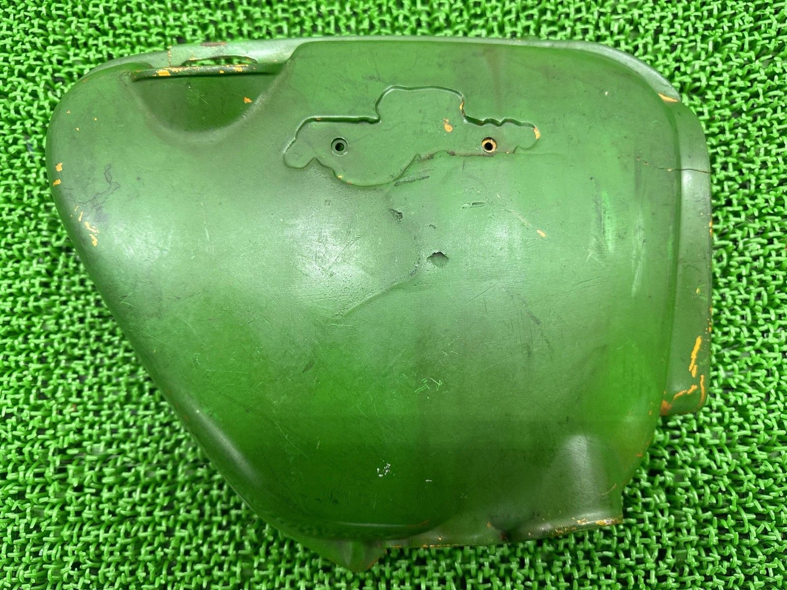 サイドカバー 右 ホンダ バイク 部品 CB 750 DREAM 修復素材やペイント素材に コケキズ無し 品薄 wR