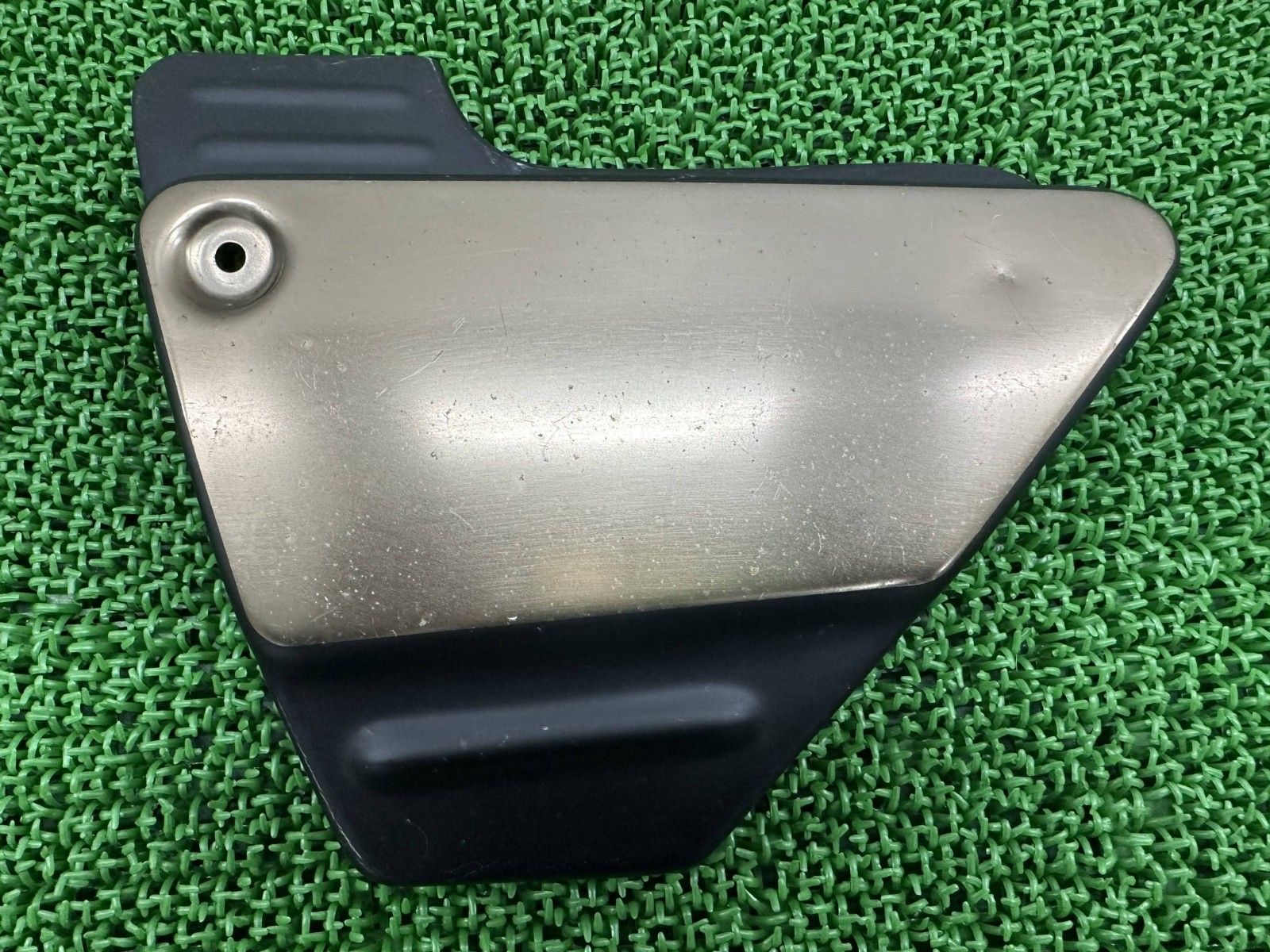 パーツ SUPER TEAM XJR400 サイドカバー 左 ヤマハ 純正 中古 バイク 部品 4HM サイド