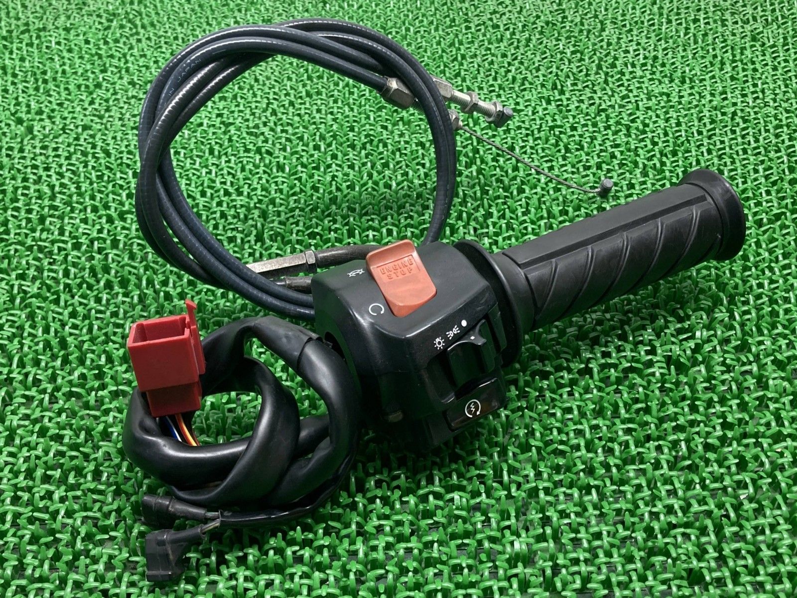 ハンドルスイッチ 右 ホンダ SC 35 スーパーブラックバード アクセルワイヤー スロットルコーン Aw