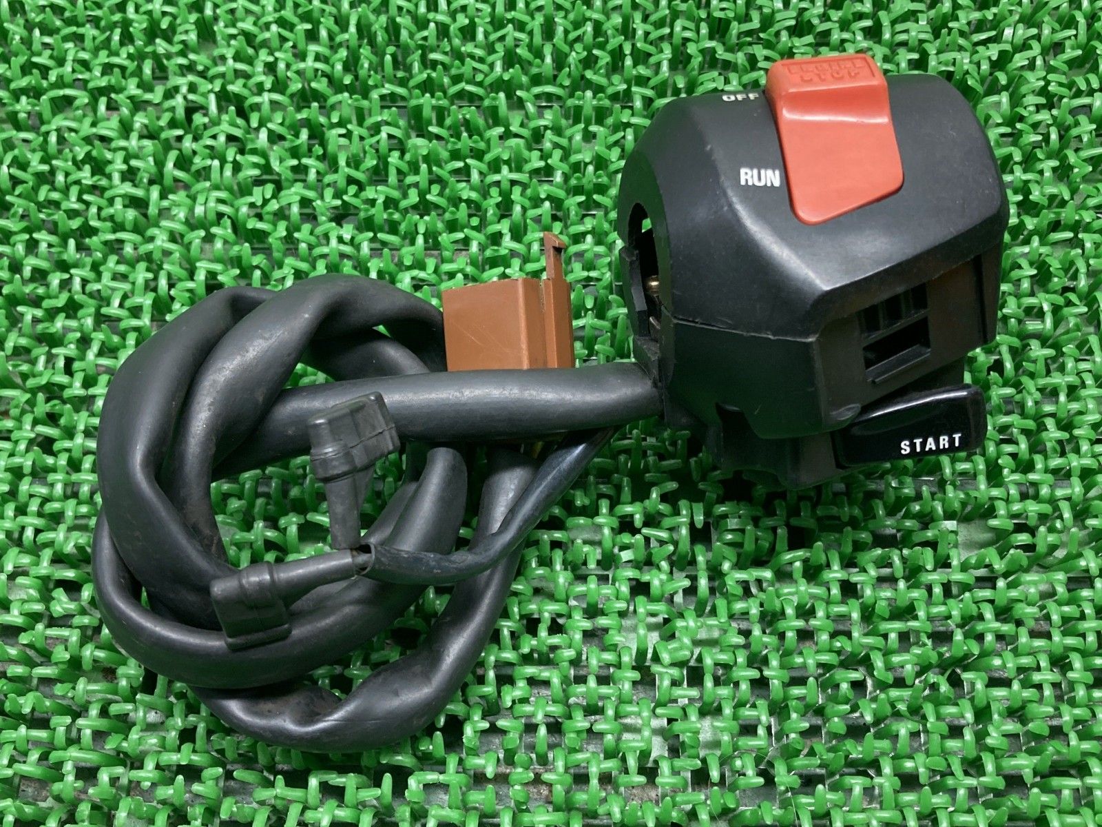 ホーネット250 MC31 純正 スイッチ　左右セット ホーネット250 MC31 純正 スイッチ 左右セット ホーネット250 MC31