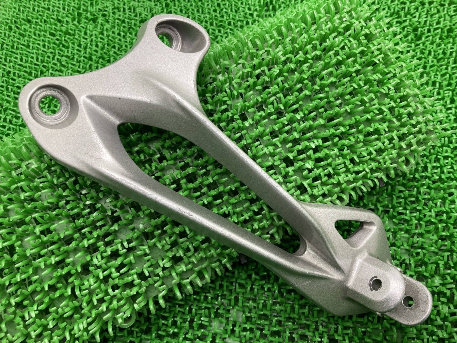 ZX-10R タンデムステップホルダー 左 0228 カワサキ 純正 中古 バイク