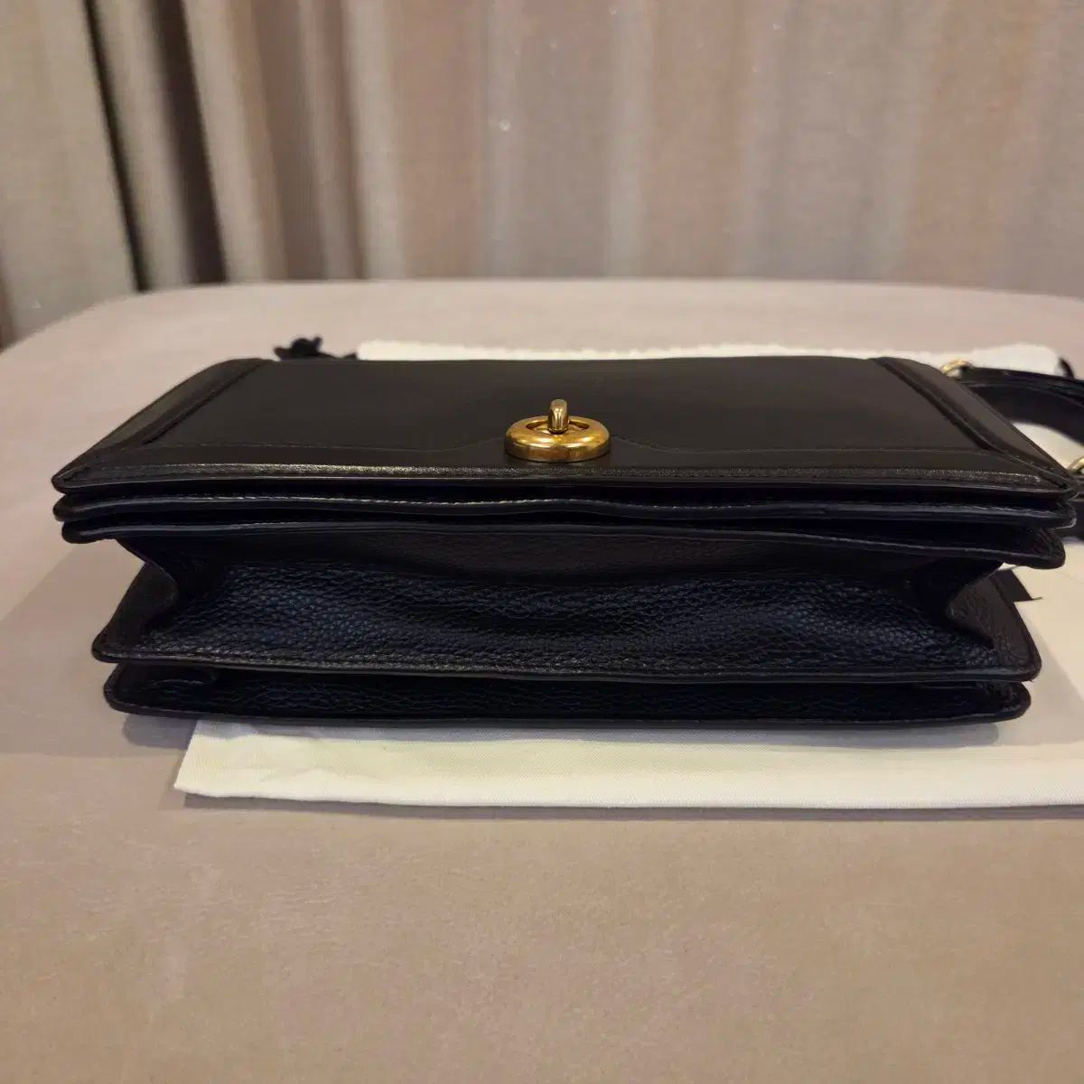 クロスボディーバッグ