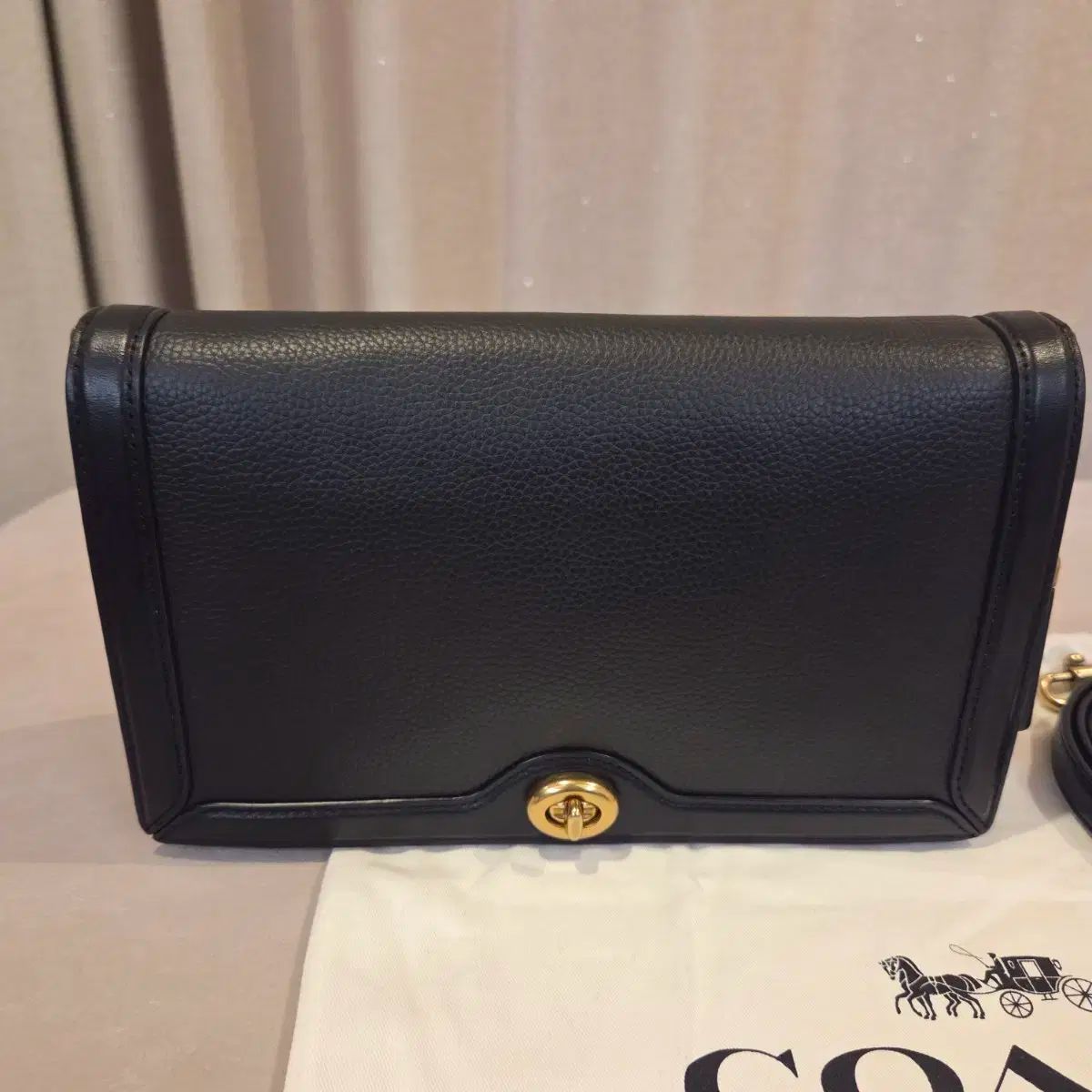 コーチ ライリー クロスボディーバッグ