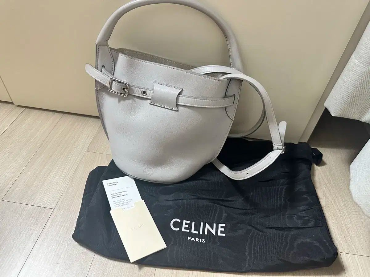 Celine セリーヌ ナノ ベルト バケットバッグ