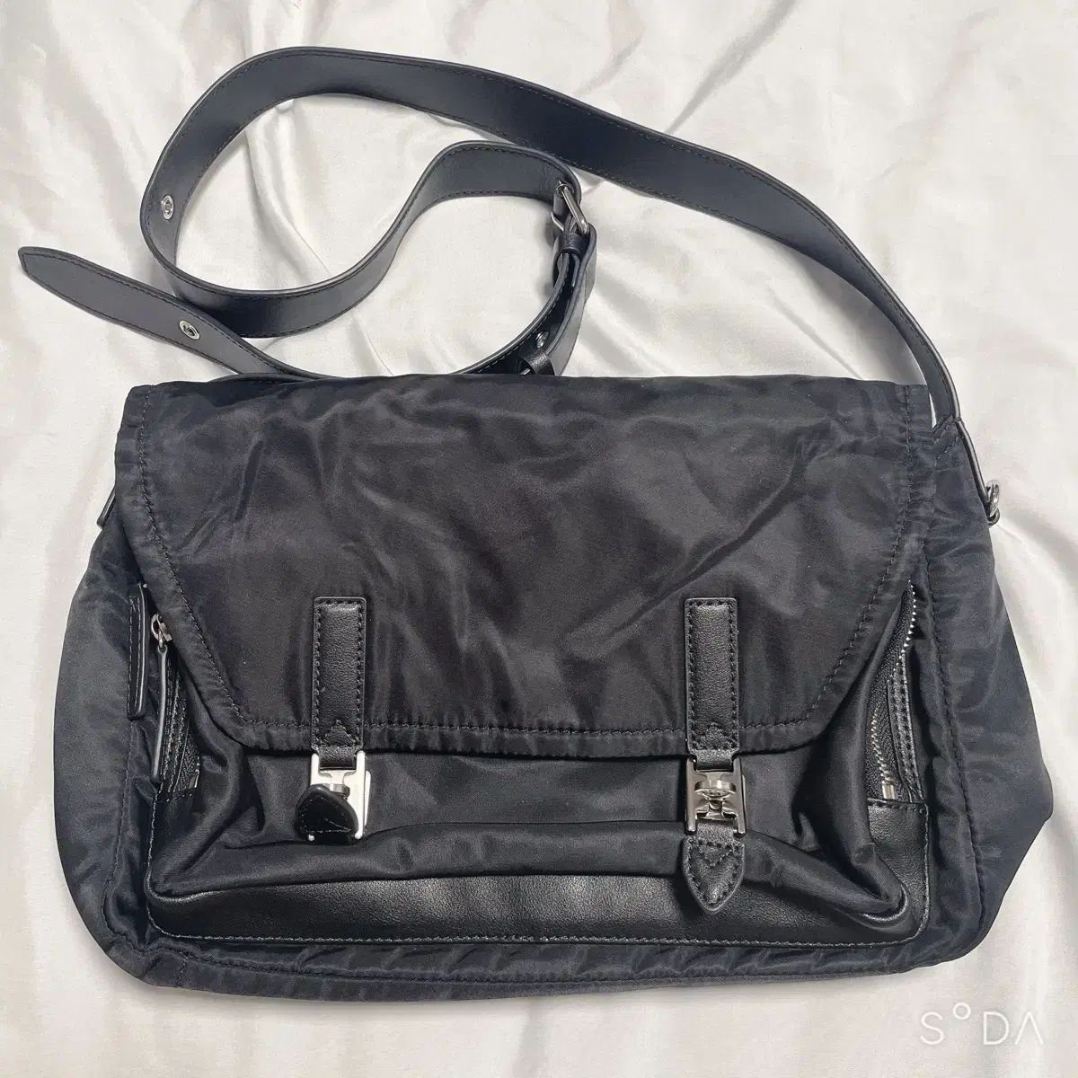 vunque ナイロン クロスバック