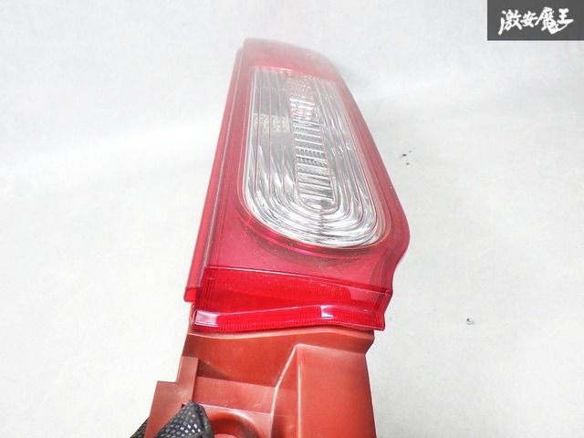 保証付！ 即発送！】日産 純正 Z12 キューブ テールライト