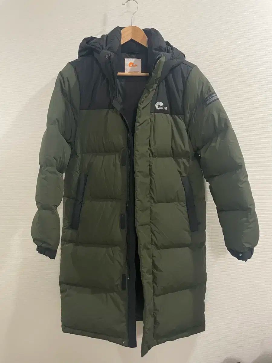 ネパ NEPA カーキ色 ダウン140