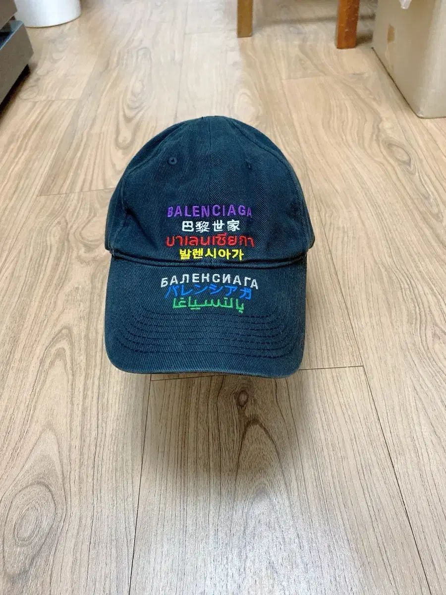 バレンシアガ マルチロゴ ベースボールキャップ ブラック L