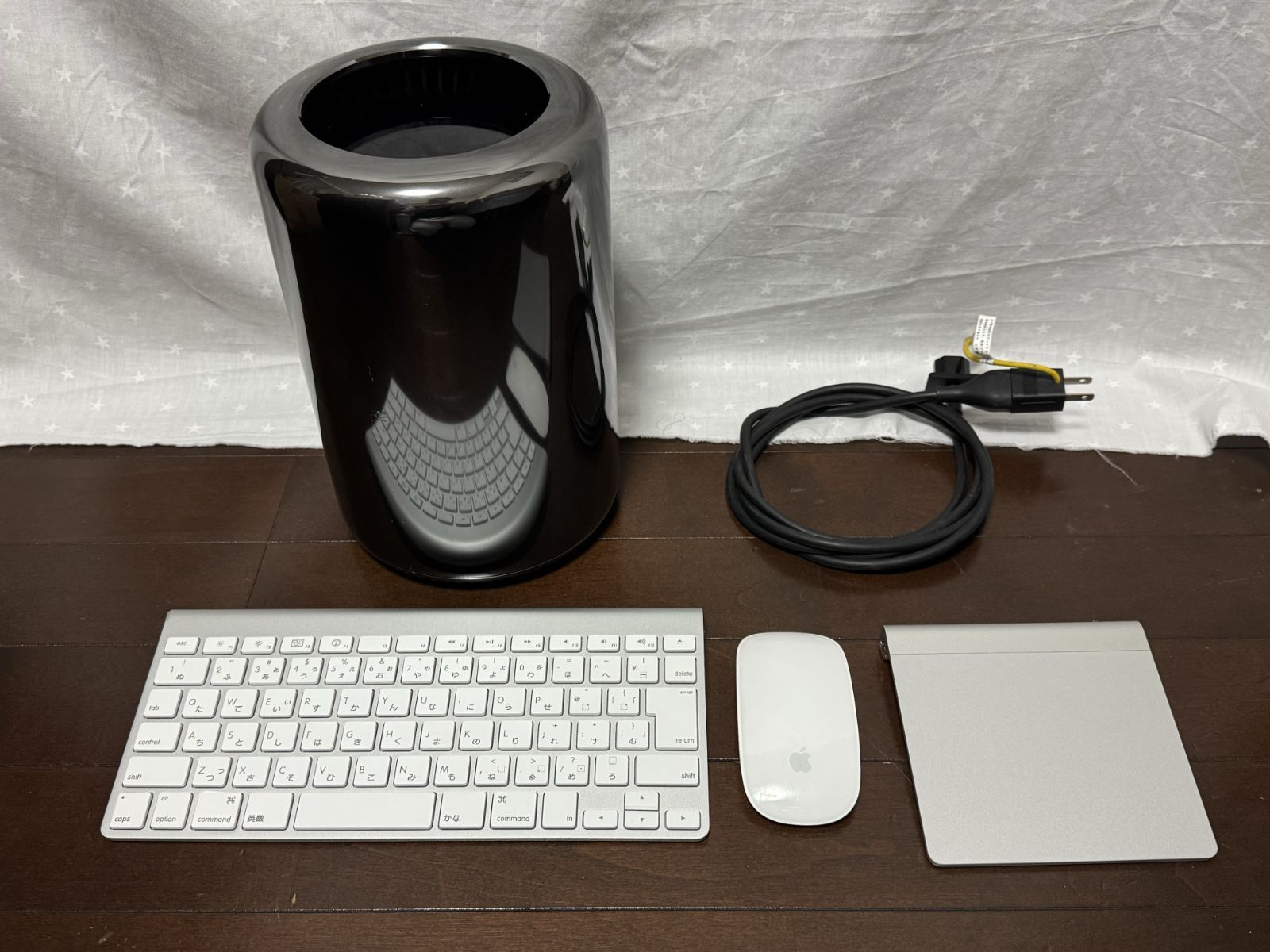 2015年製 全揃い Apple Mac Pro 2013 Xeon 2.7GHz 12Core DDR3-1866 64GB Mem 1TB SSD AMD FirePro D700 6GB MacOS Montrey搭載