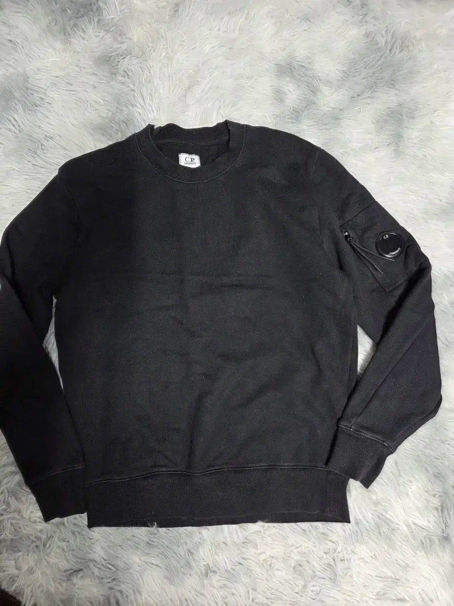 C P カンパニー ブラック スウェット Tシャツ レンズ