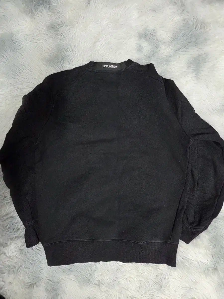 C P カンパニー ブラック スウェット Tシャツ レンズ