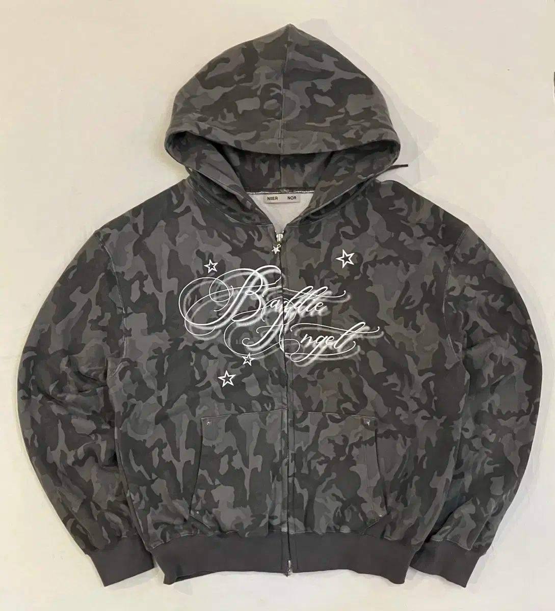 ニアノーバトルエンジェルカモフラージュジップアップフーディー
