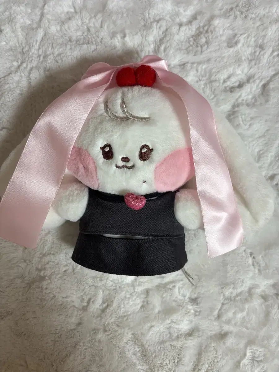 IVE ミニヴ ポップアップ LINE FRIENDS チェリー チェリーニ