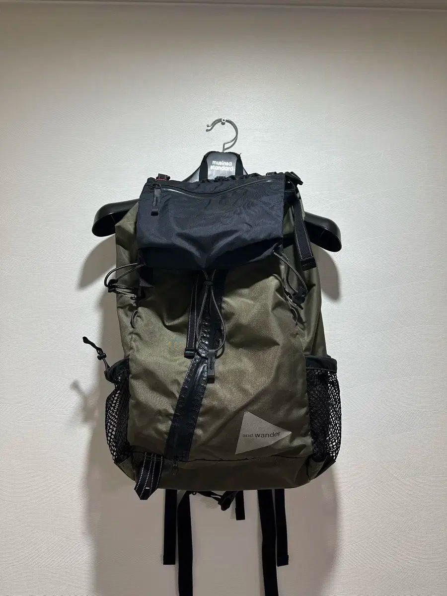 アンドワンダー 30L バックパック