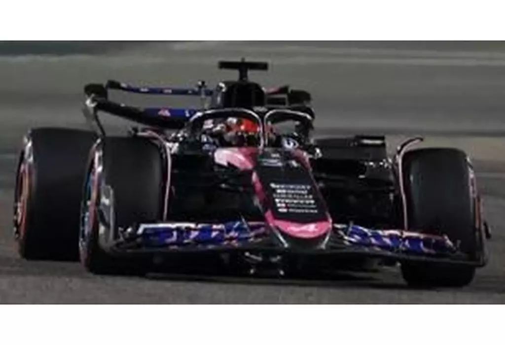 ミニカー 1 18 BWT Alpine F1 Team A524 Bahrain GP 2025 Esteban Ocon 31 18S981