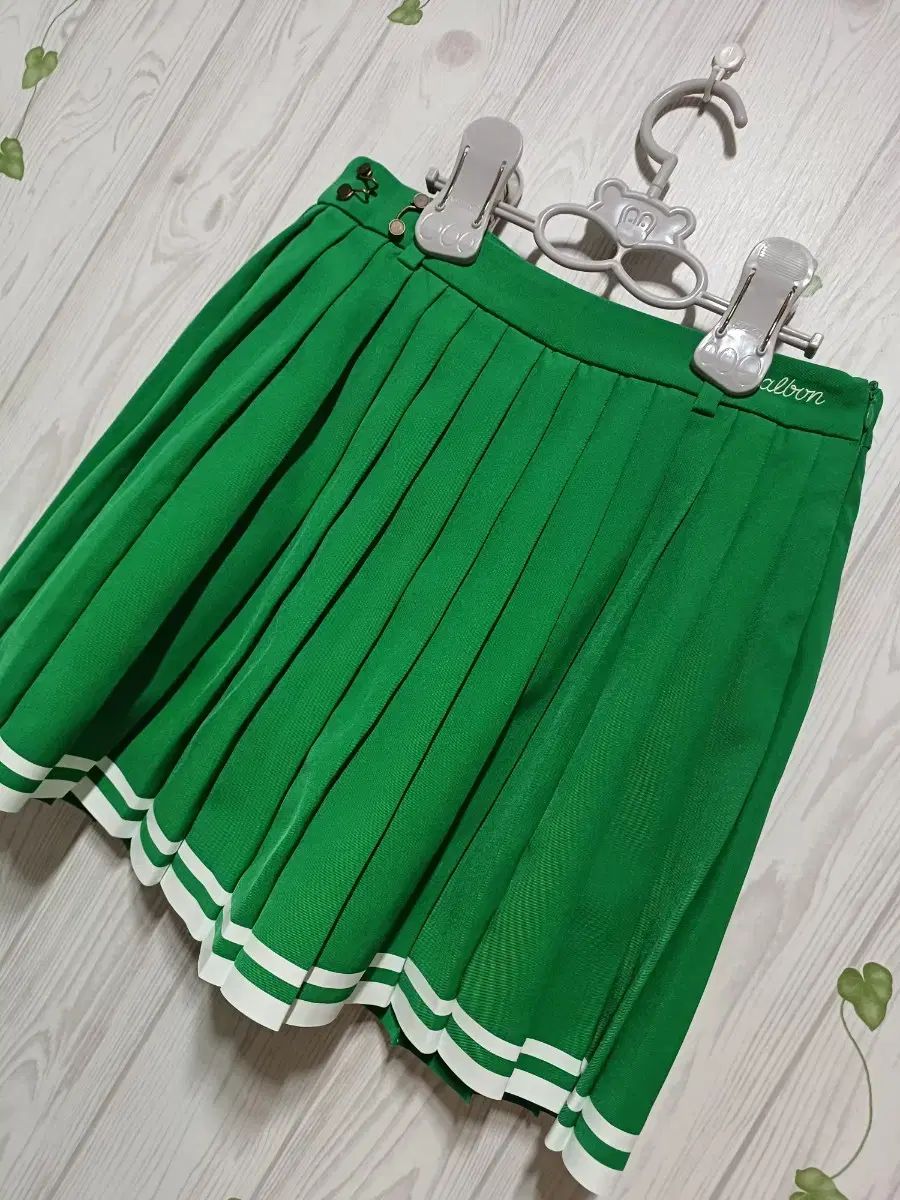 マルボンゴルフ SWING プリーツスカート 25