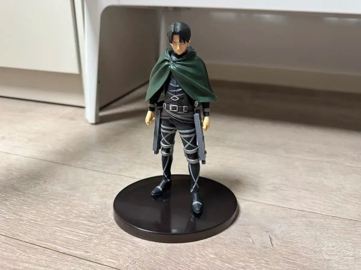 進撃の巨人 リヴァイ兵長 フィギュア