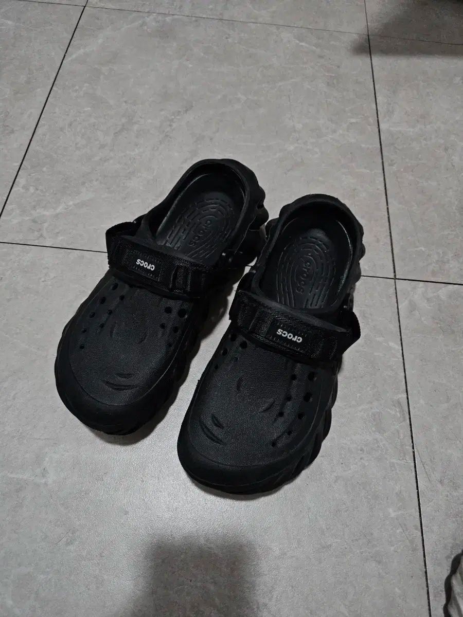 クロックス エコ クロッグ ブラック 280