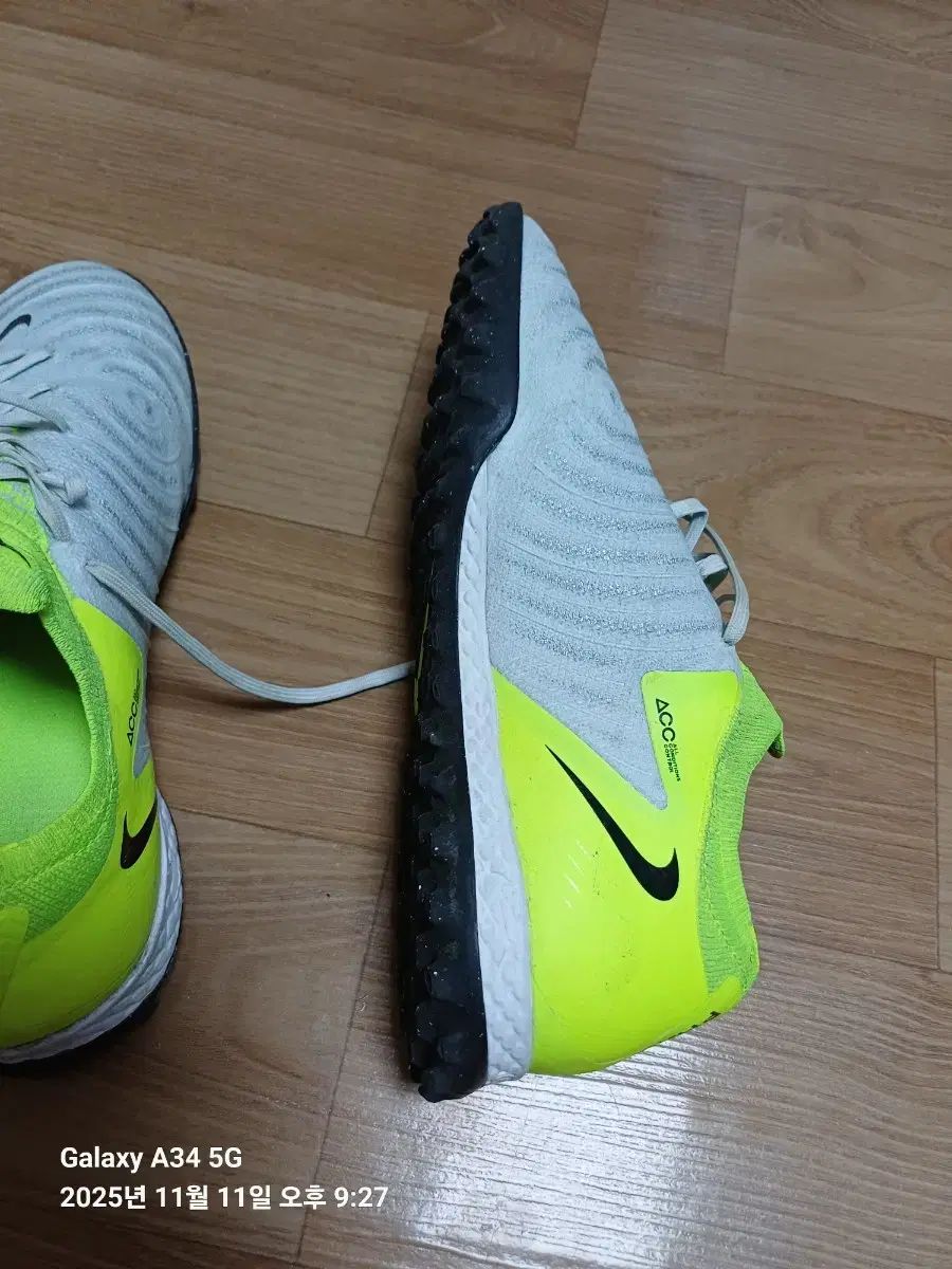 ナイキサッカーシューズ 260 m