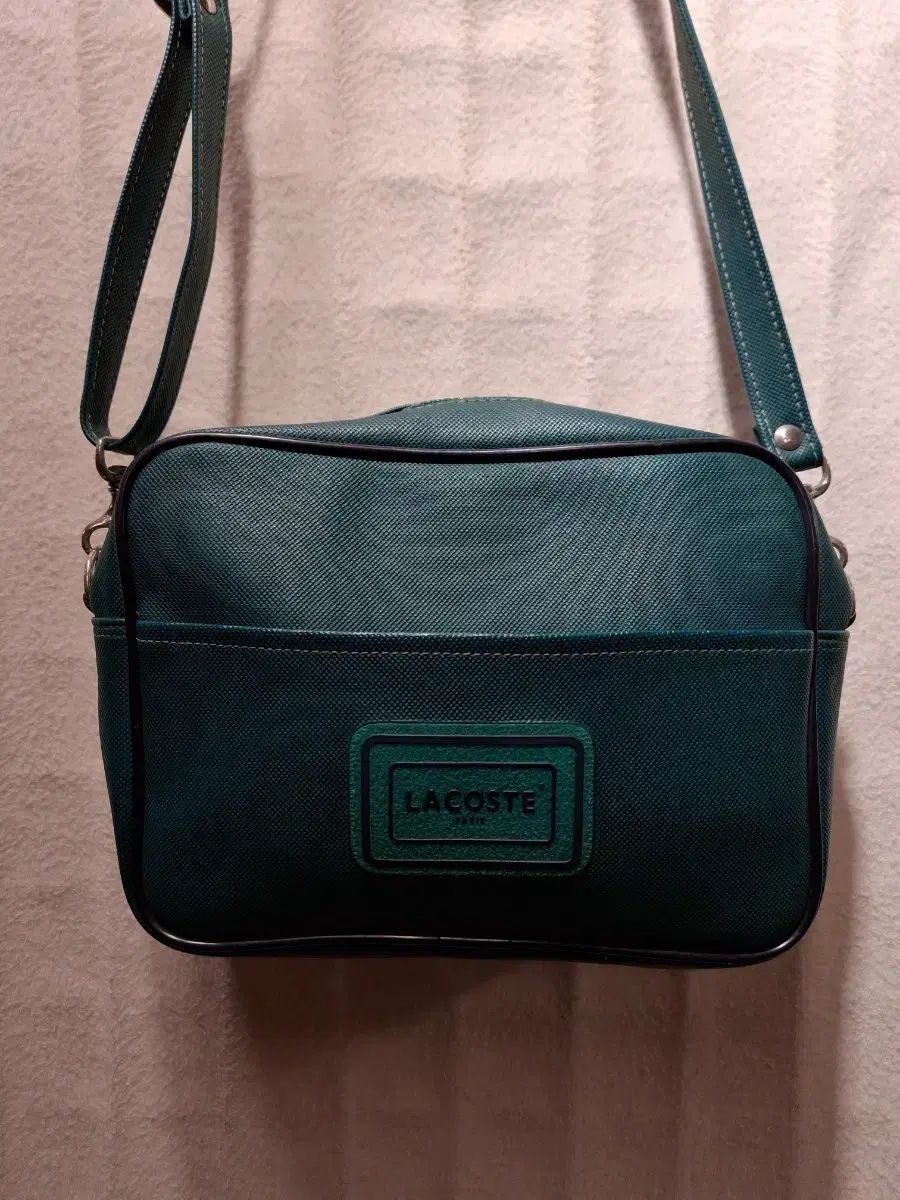 ラコステ グリーン色 クロスバック