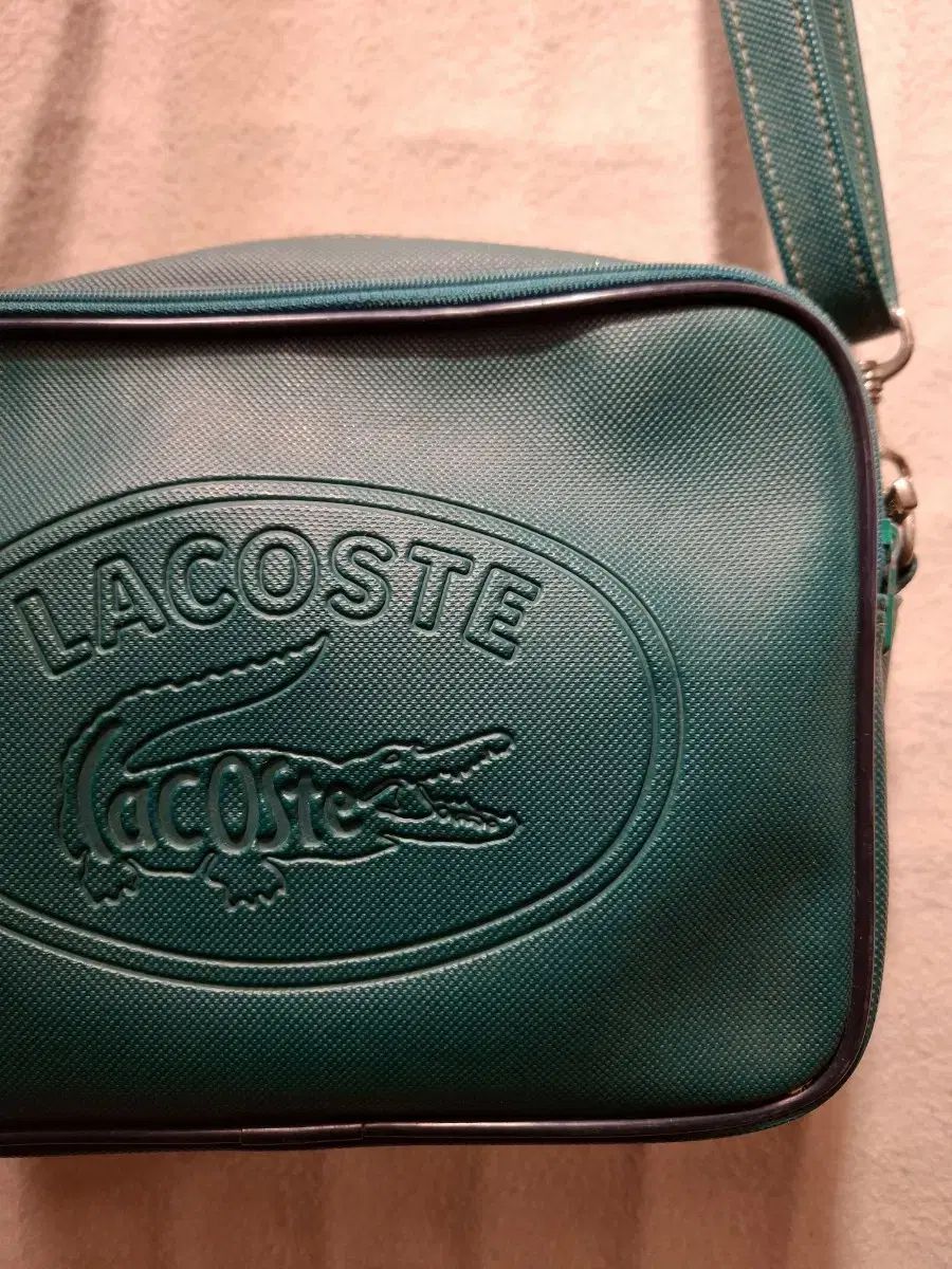  ラコステ グリーン色 クロスバック メッセンジャーバッグ ショルダーバッグ