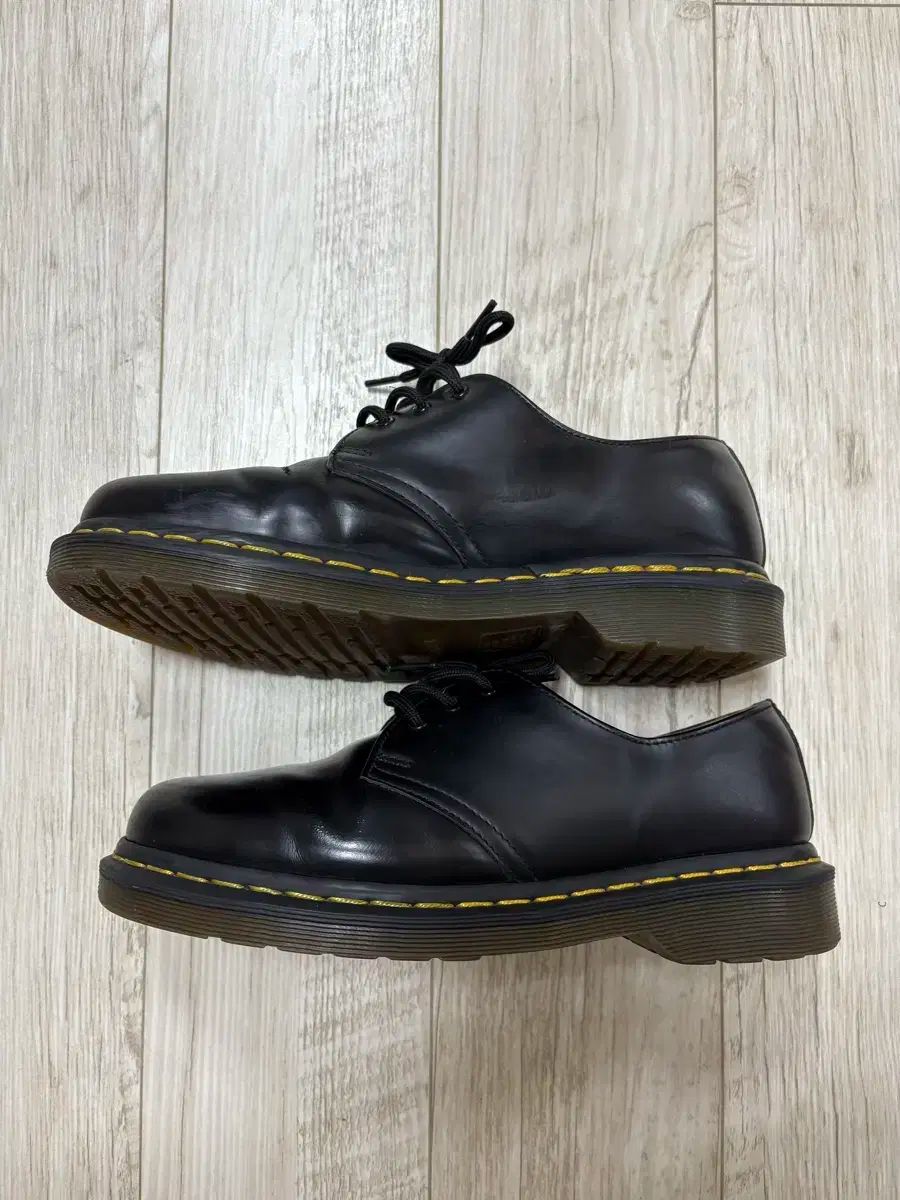 DR. MARTENS ドクターマーチン 1461 3 ホール スムース 250