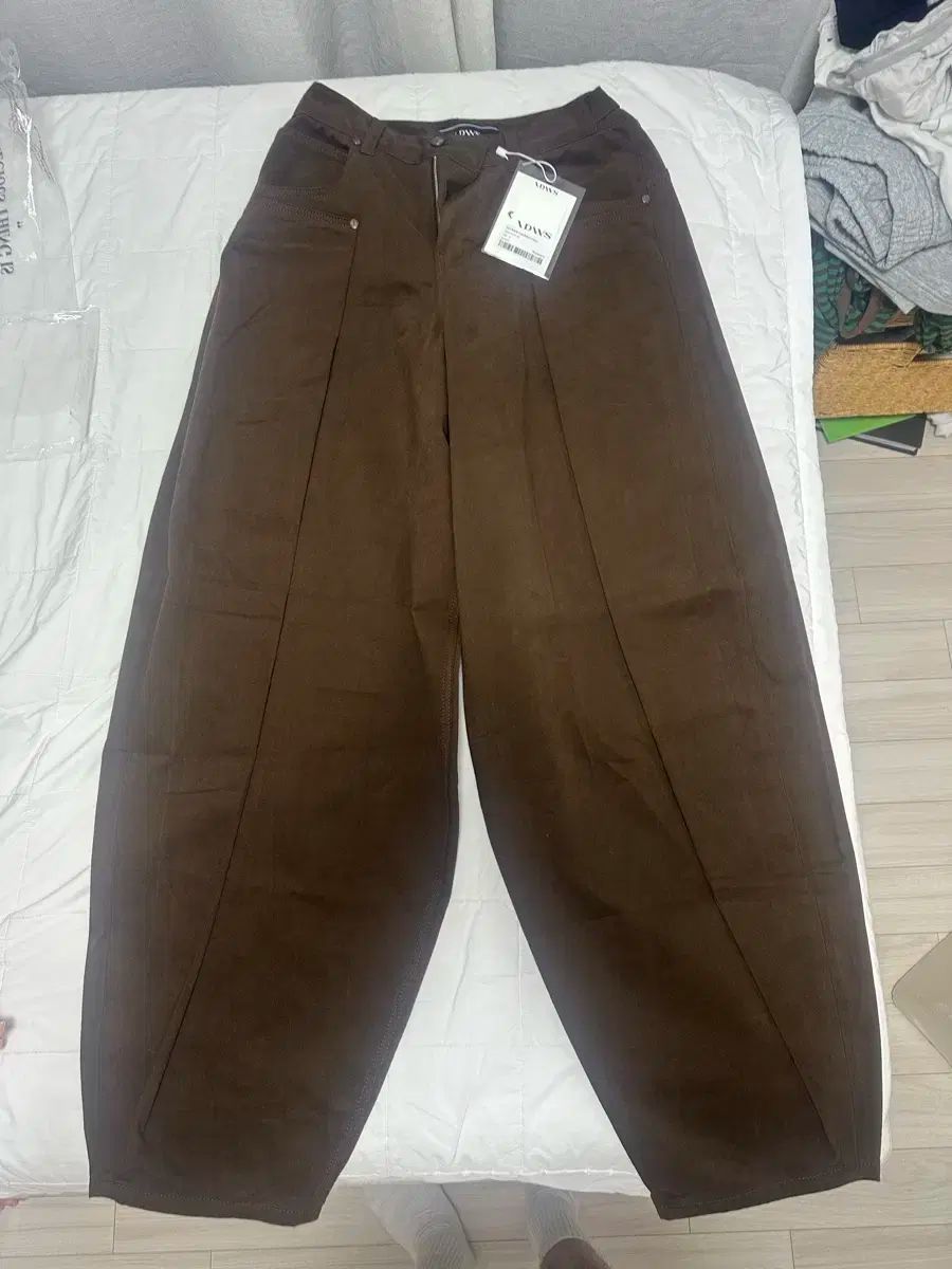 アイダンウォーナーセル ズボン Soft Suede Twill Balloon Pant