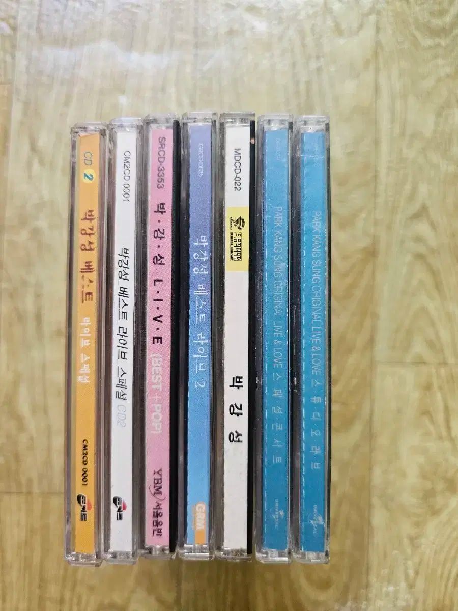 旧軍の綬リボンを米軍式に組んだ物です。旭日瑞宝金鵄勲章、従軍記章