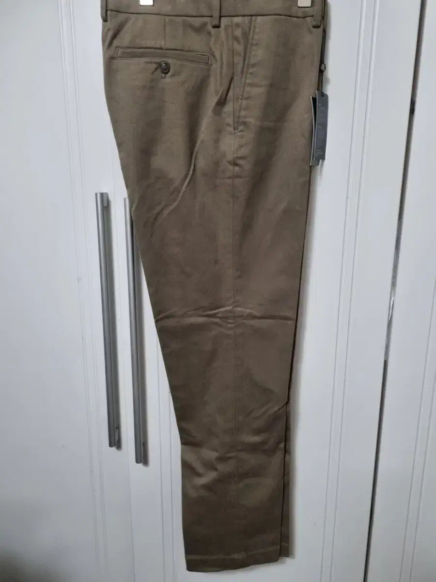 ブルックス ブラザーズ メンズ ズボンです- サイズはW33です