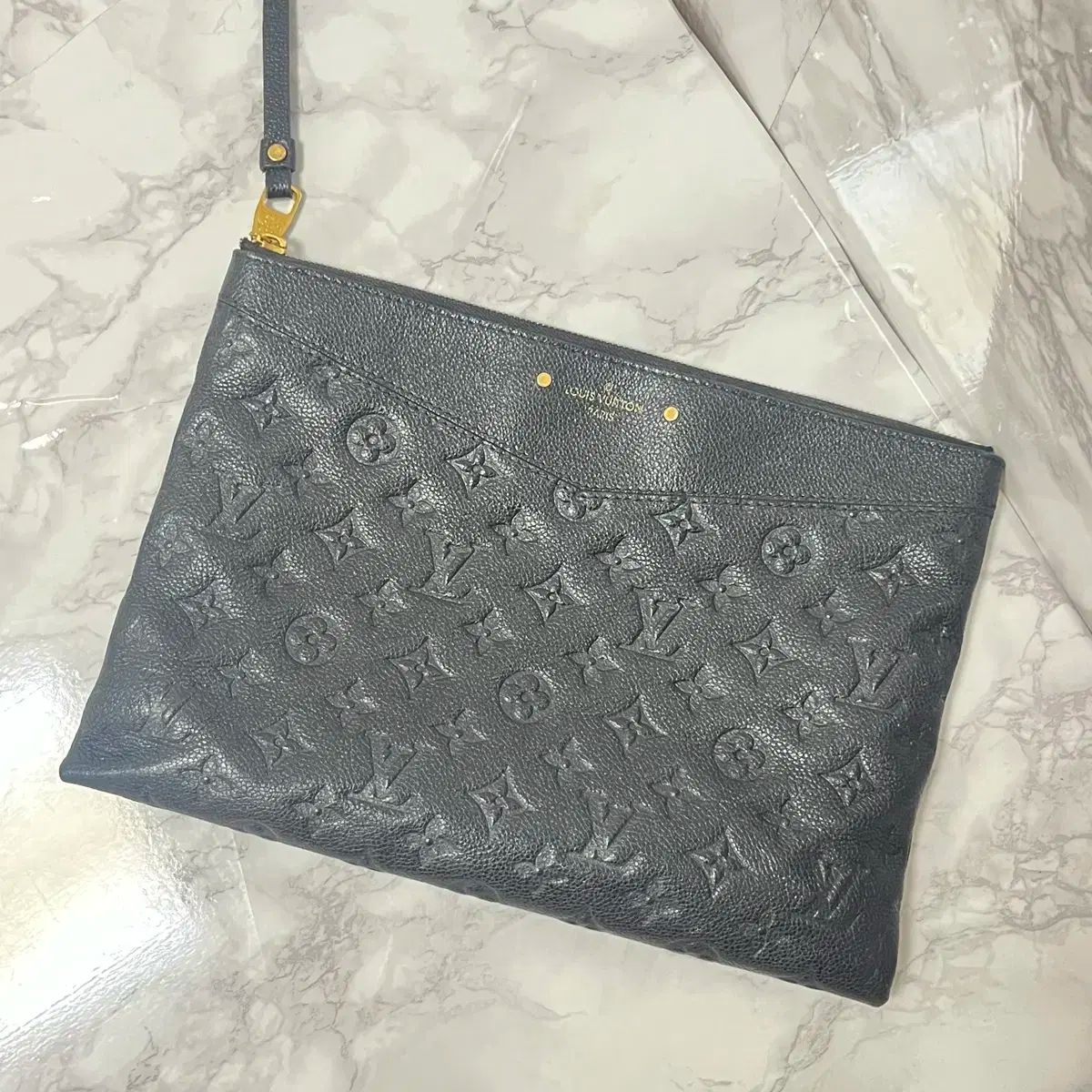 OS Louis Vuitton ルイヴィトン アンプ ブル クラッチバッグ