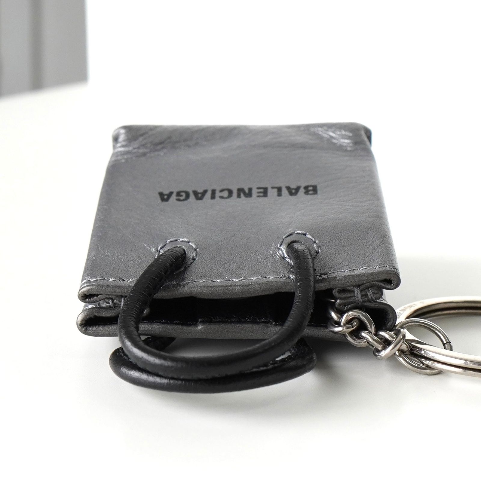 バレンシアガ バッグ モチーフ ロゴ レザー キーチェーン チャーム