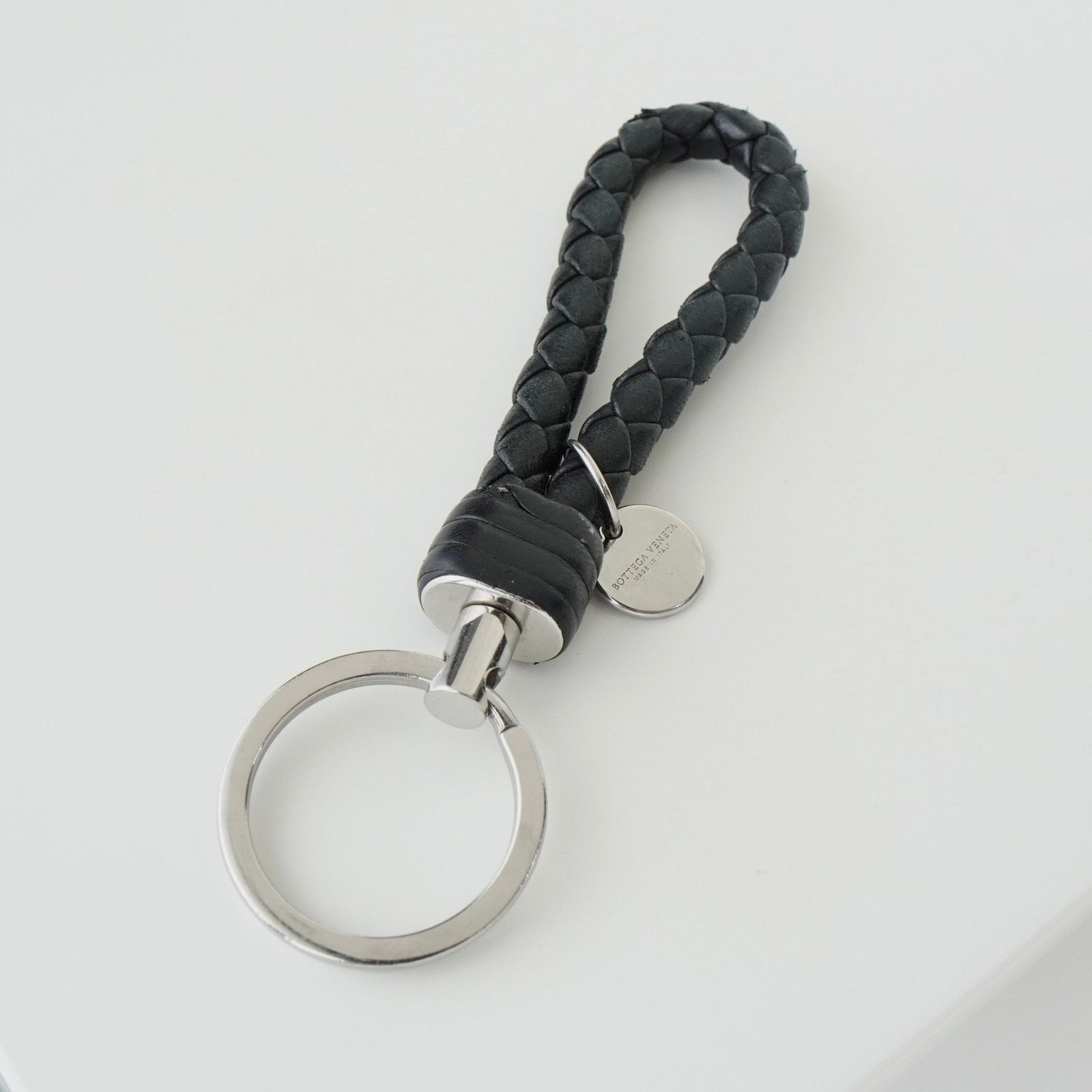 BlackFriday 割引３０％オフ ボッテガ ヴェネタ イントレチャート レザー キーリング キーホルダー チャーム ブラック×シルバー き