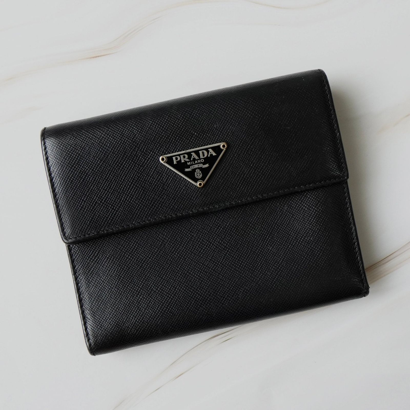 BlackFriday限定割引30％オフ】プラダ トライアングルロゴ