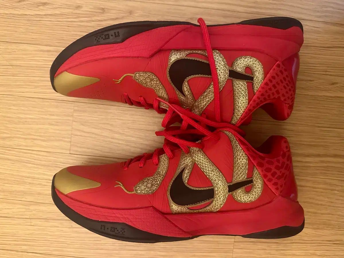 ナイキ コービー5 ユニバーシティ レッド